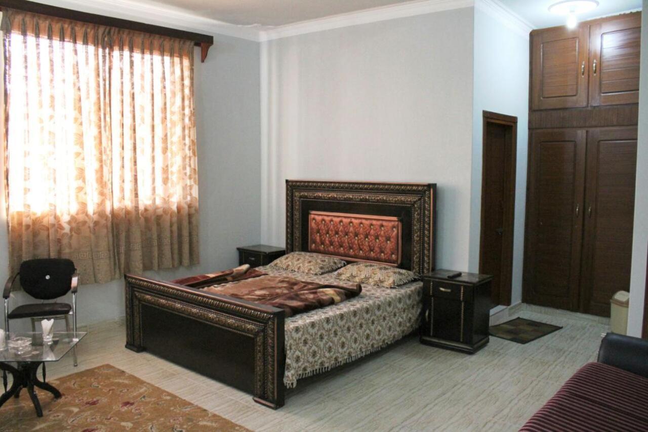 Tulip Guest House Абботтабад Екстер'єр фото